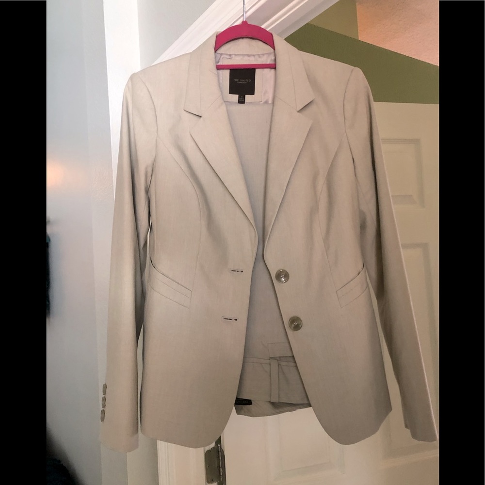 Women’s suit